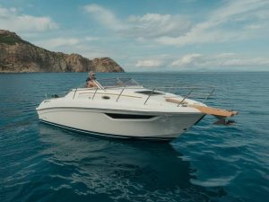 Guide pour entretenir la coque de son bateau comme un Pro